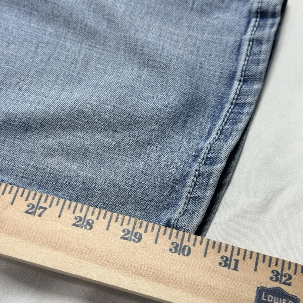 BKE Carter Boot Jeans Mens 30x30 Light Wash‎ Stretch Denim Bootcut Distressed